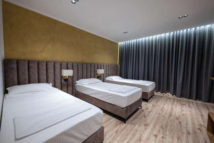 Room 3 of 50