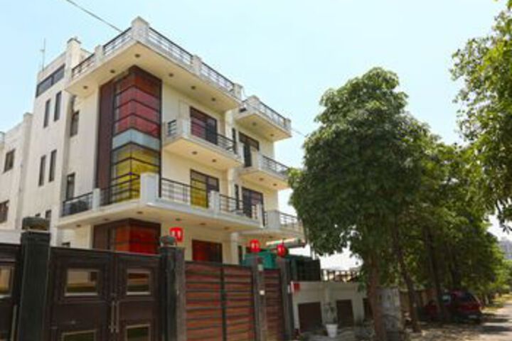 OYO Flagship 144 Noida Expressway NSEZ
