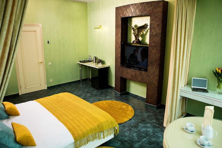 Room 17 of 62