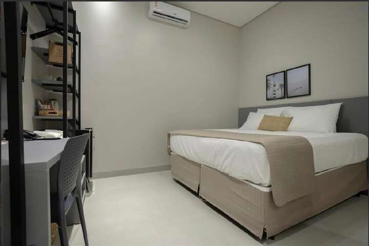 Room 7 of 30