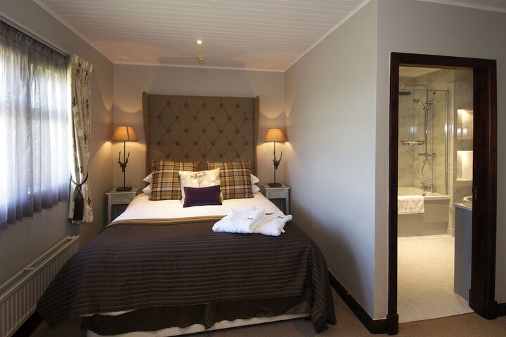 Room 2 of 34
