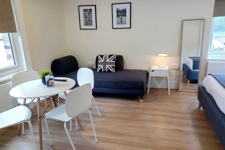Room 2 of 48
