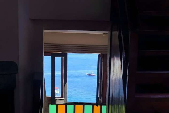 Room 26 of 98