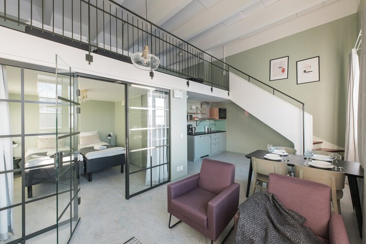 Room 40 of 77