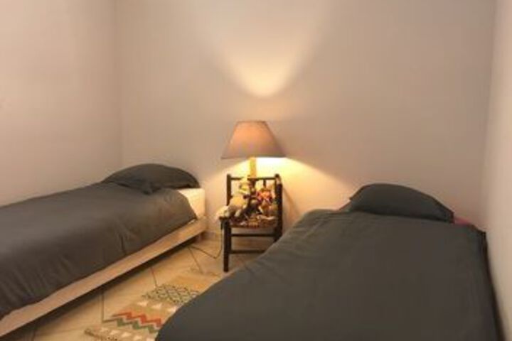 Room 9 of 22