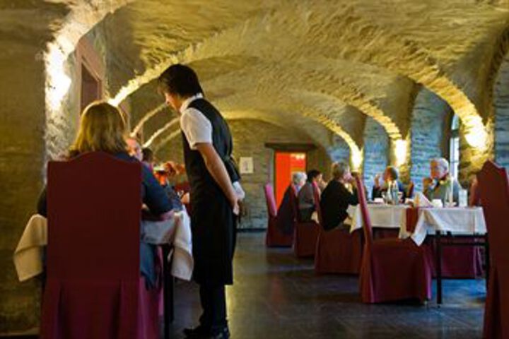 Dining 34 of 41