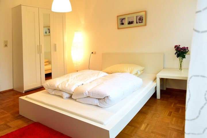 Room 13 of 37