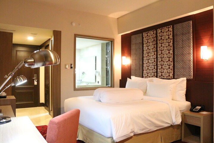 Room 6 of 27