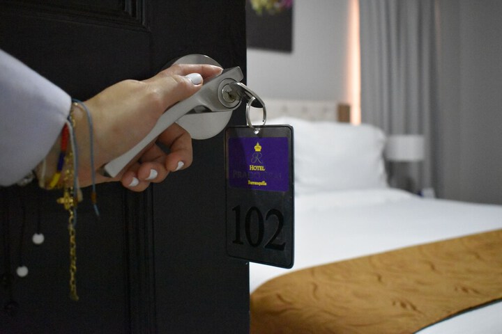Room 6 of 30