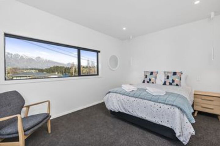 Room 8 of 20