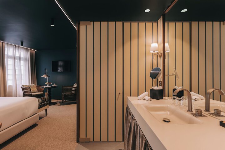 Room 45 of 66