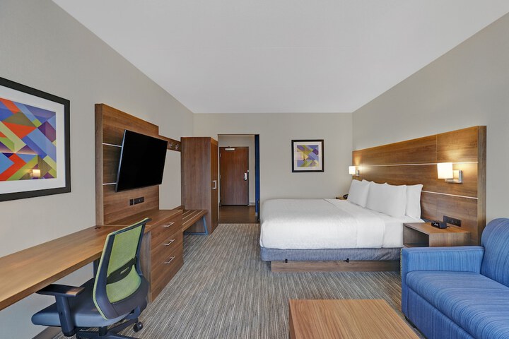 Suite 1 King Bed with Sofa Bed Walk in Shower (5 of 5)