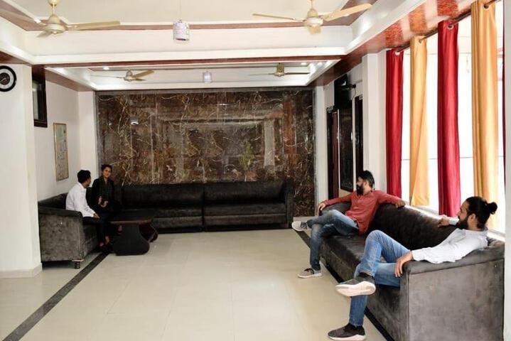 Hotel O Gayatri Palace