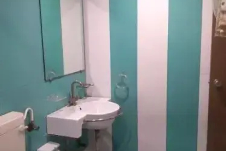 Room 8 of 15