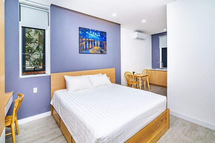 Room 8 of 28