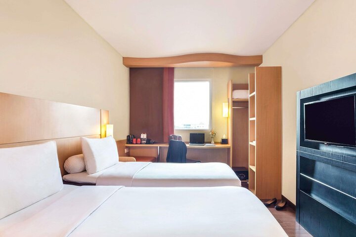 Room 20 of 49