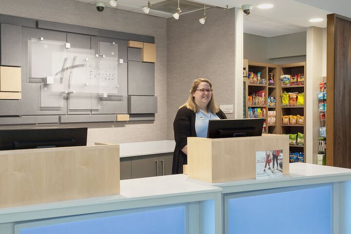 Check-in/check-out kiosk