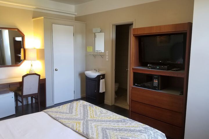 Room 15 of 38