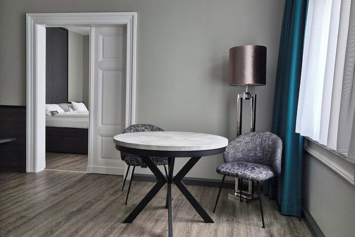 Room 29 of 53