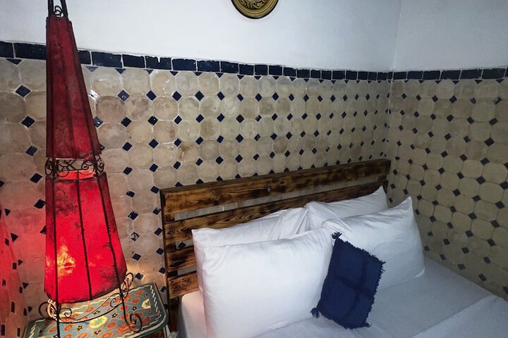 Room 15 of 37