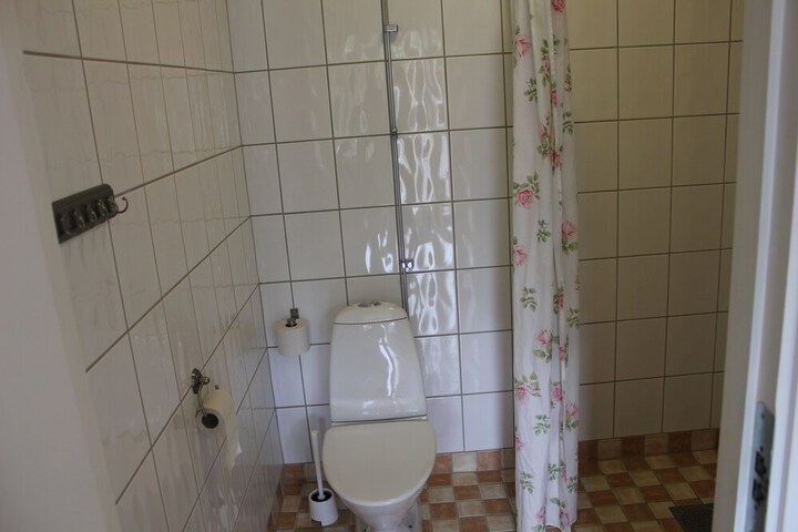Room 9 of 28