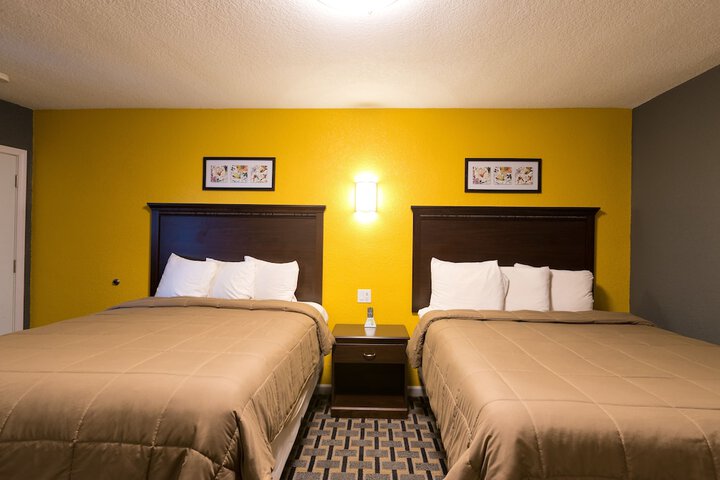 Room 10 of 30