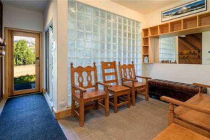 Room 34 of 68