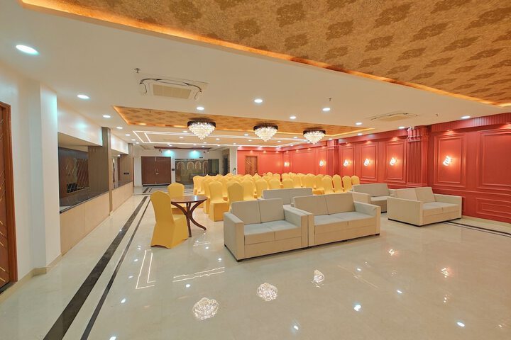 Ballroom/Hall 52 of 70