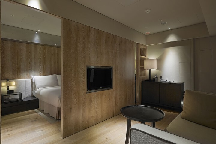 Room 7 of 44