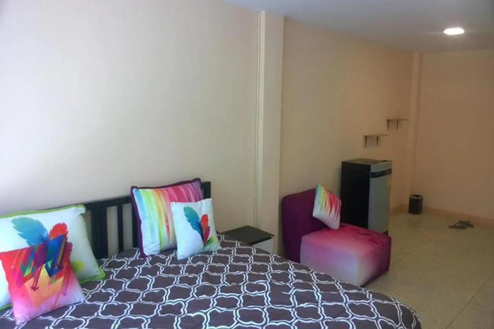 Room 5 of 11