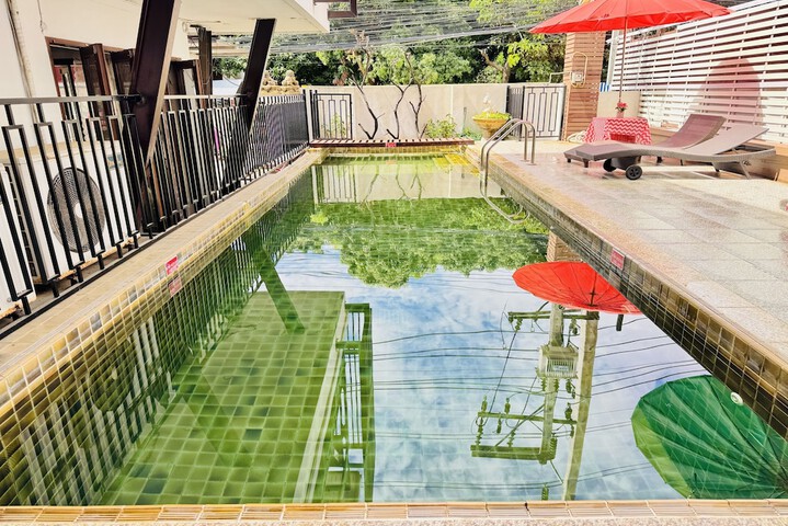 Pool 90 of 95