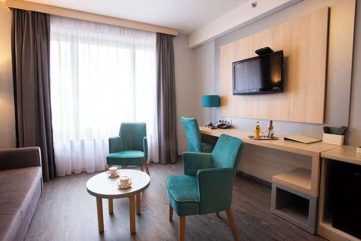 Room 45 of 138