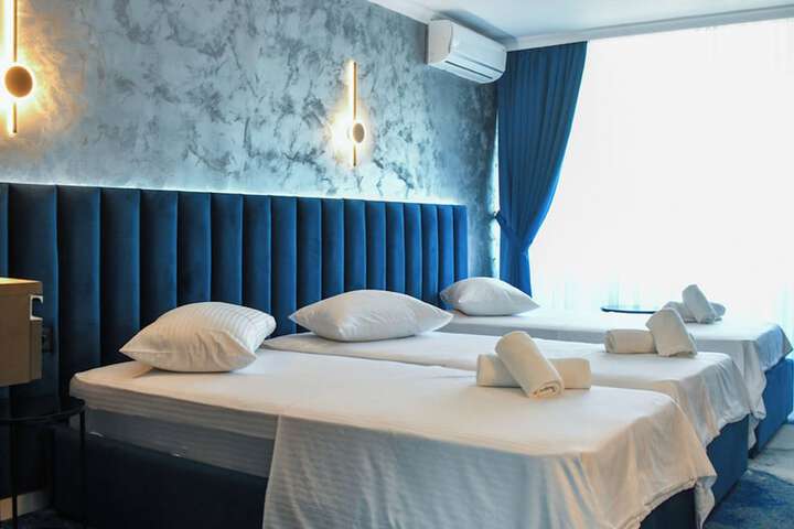Room 2 of 27