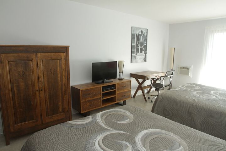 Room 9 of 80