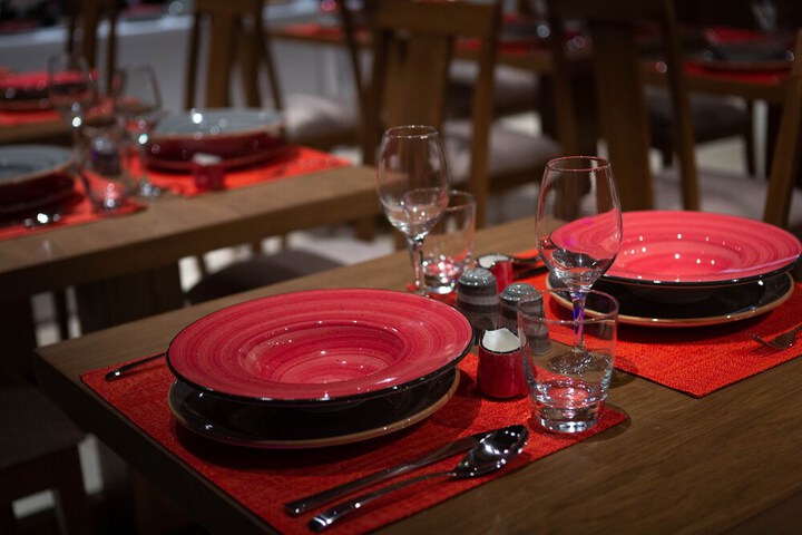 Dining 39 of 55