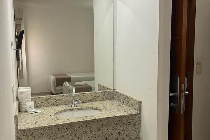 Room 32 of 52