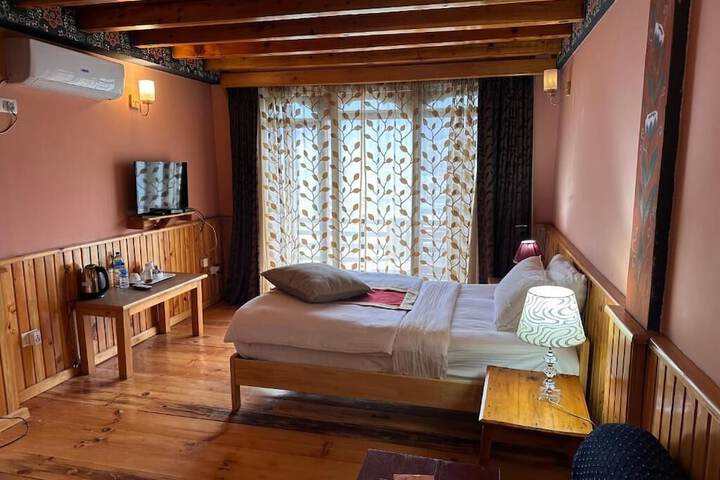 Room 9 of 22
