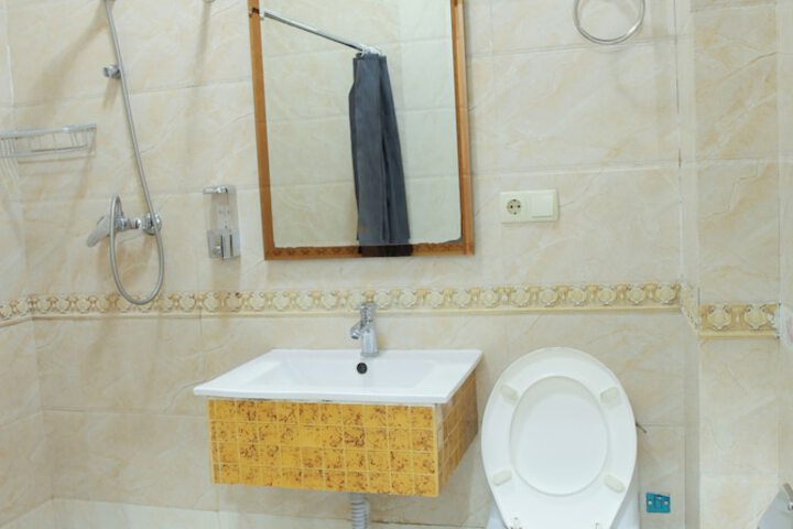 Room 7 of 19