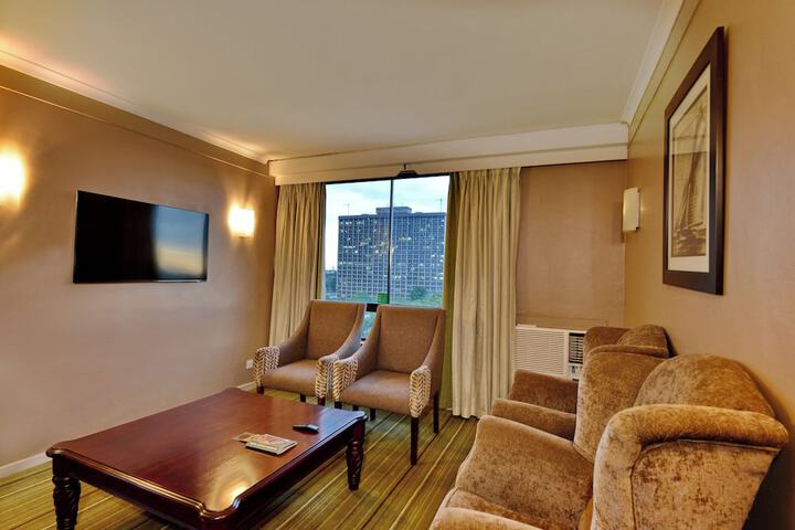 Room 33 of 128