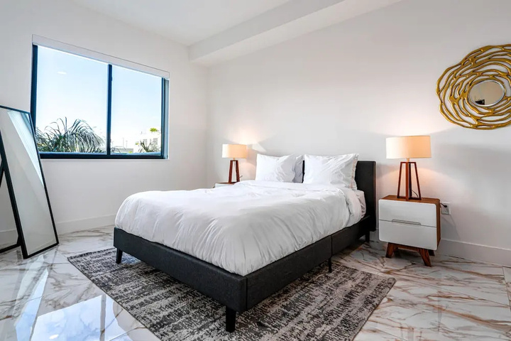 Room 5 of 23