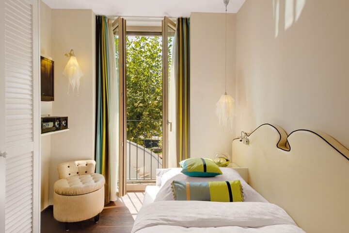 Room 13 of 70
