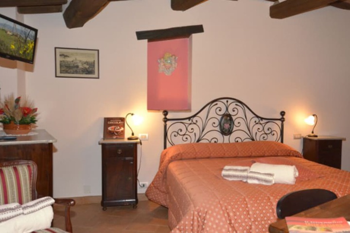 Room 6 of 42