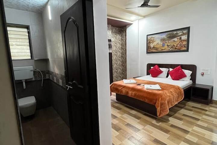 Room 18 of 49