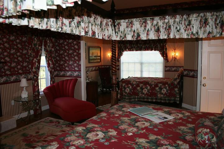Room 27 of 84