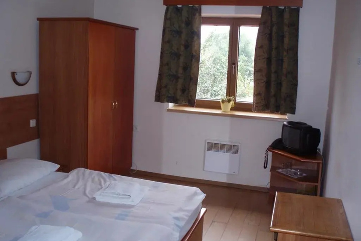 Room 6 of 23
