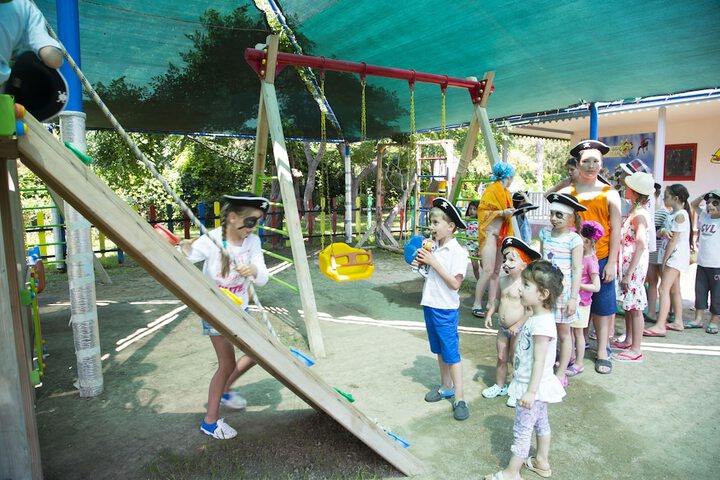 Childrens Activities 80 of 164