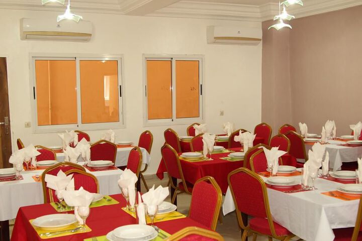 Dining 9 of 23