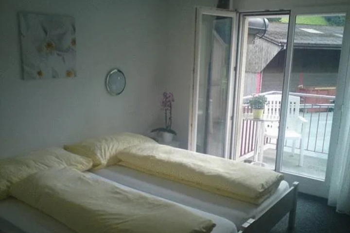 Room 9 of 13