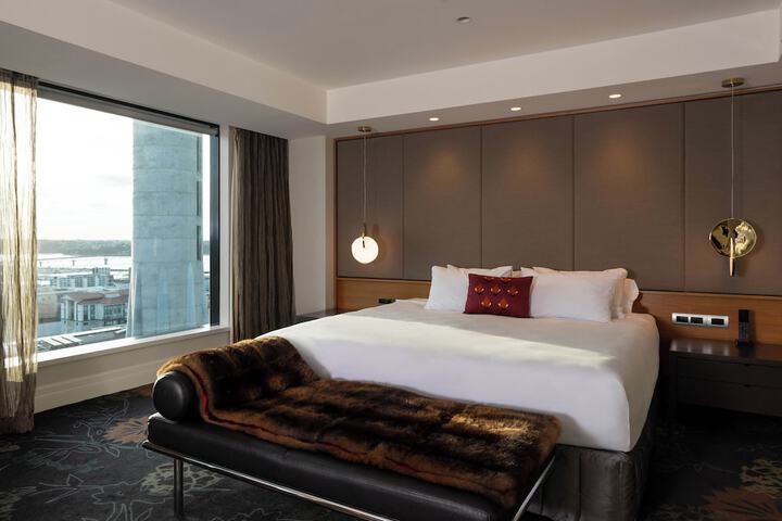 Room 10 of 66