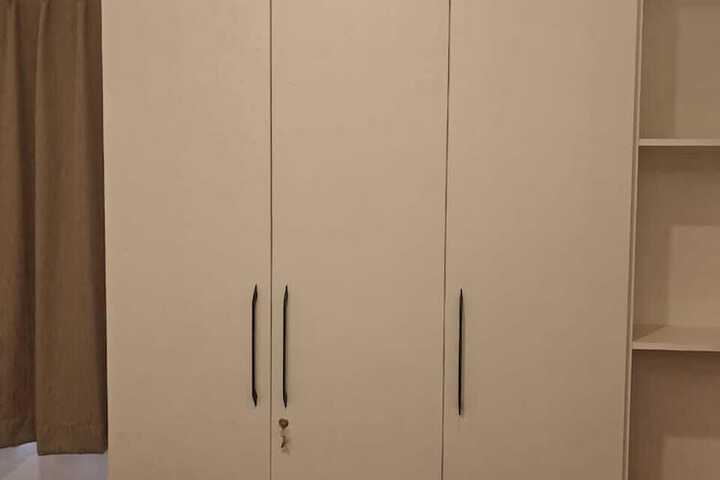 Room 6 of 17